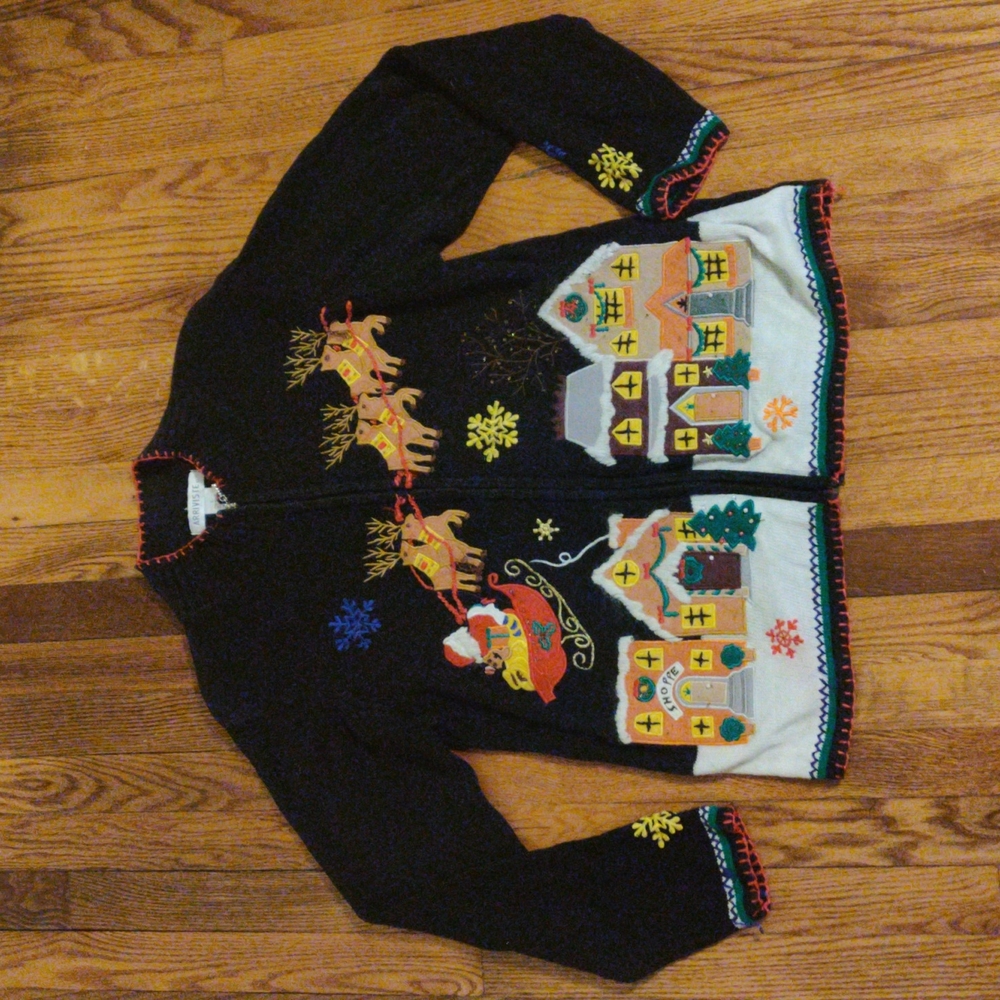 Women's Arriviste Christmas Santa Sweater